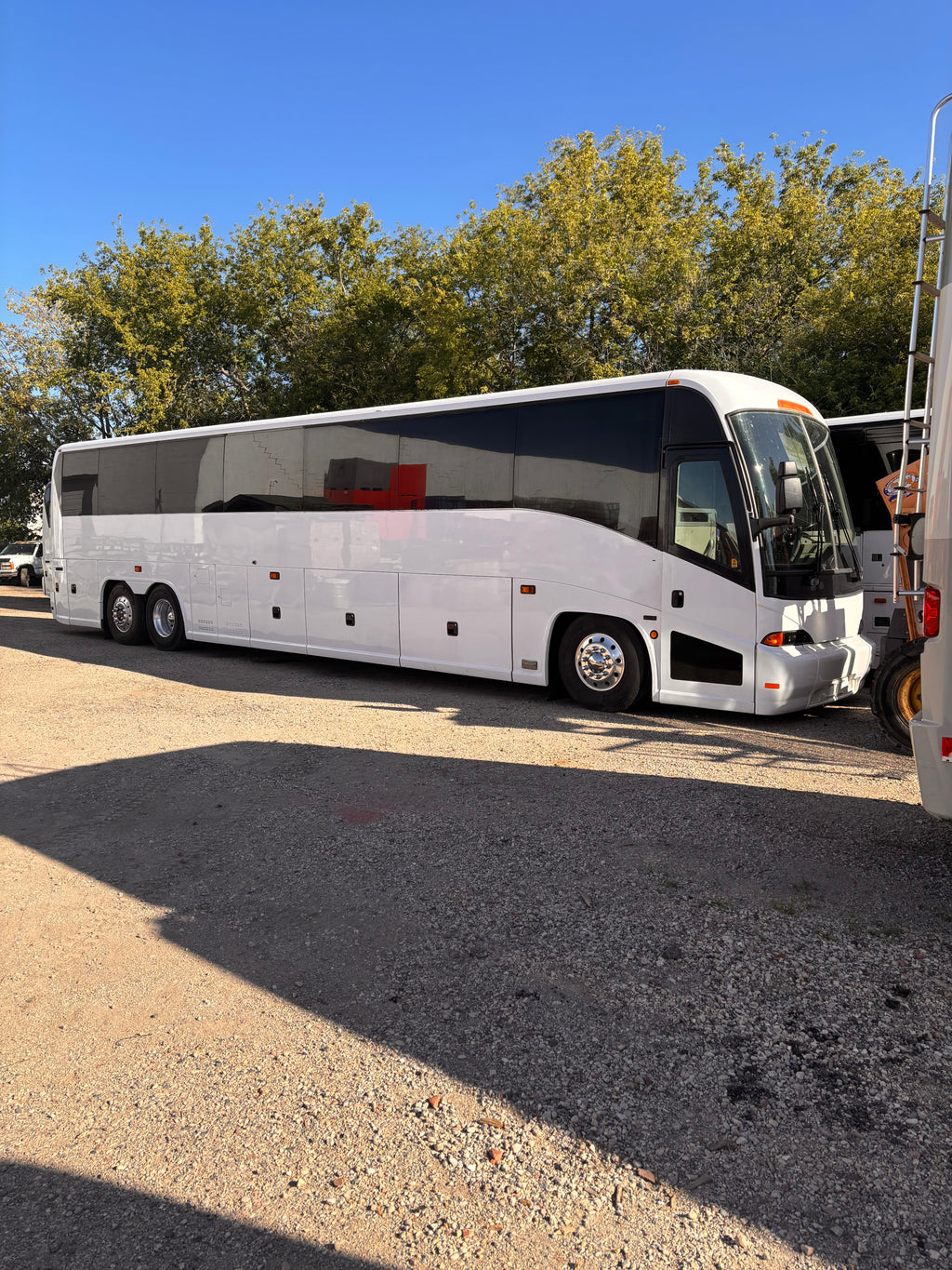 2008-2011 MCI J4500 Prison Bus